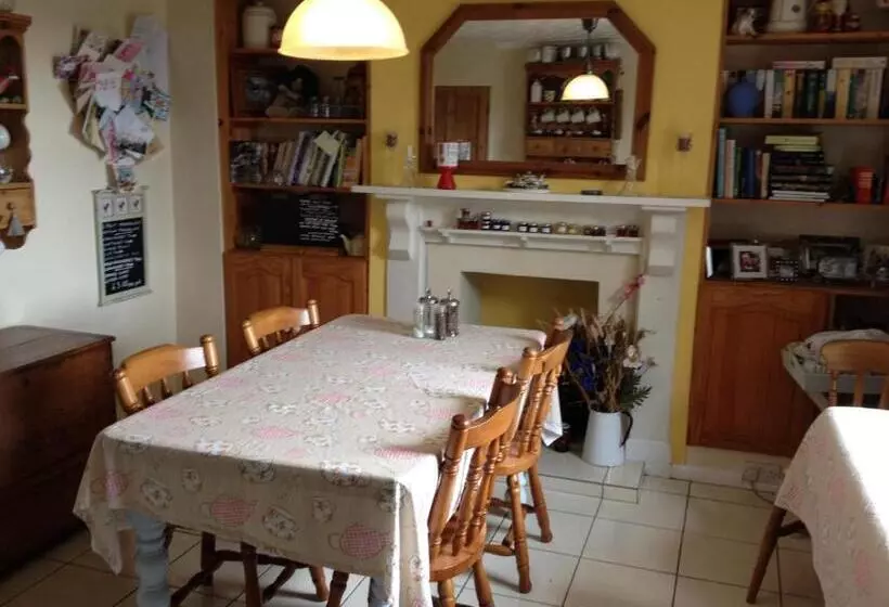 ベッドアンドブレックファースト Vine Cottage