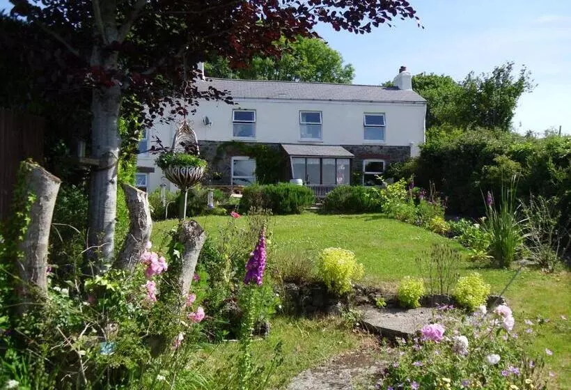 ベッドアンドブレックファースト Vine Cottage