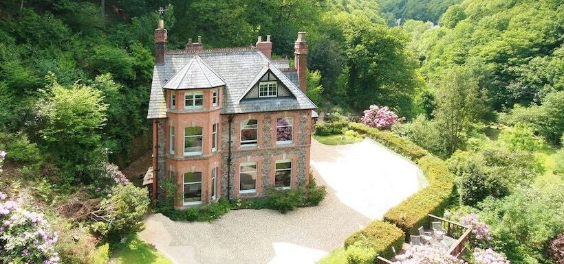 Glen Lodge Luxury B&b