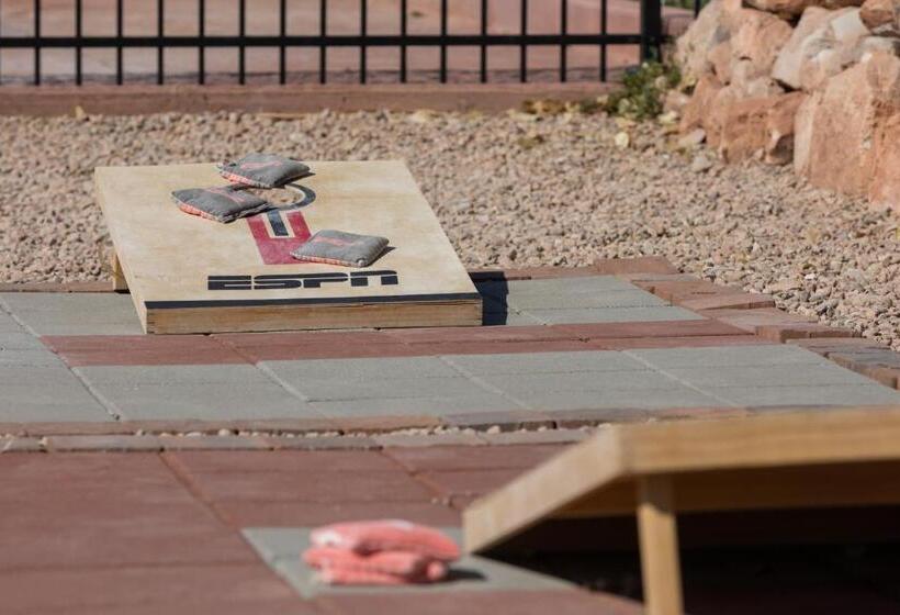 هتل Sun Outdoors Canyonlands Gateway