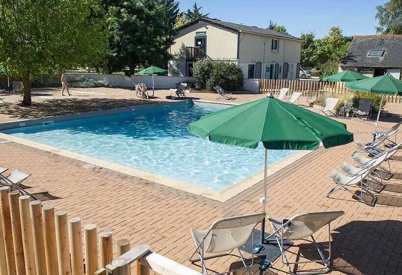 فندق Huttopia Saumur