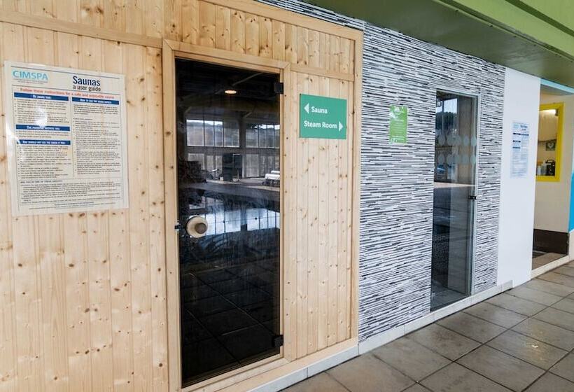 فندق 170 Newquay Bay Resort