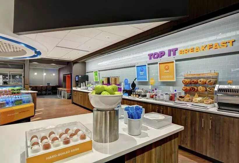 هتل Tru By Hilton Middletown