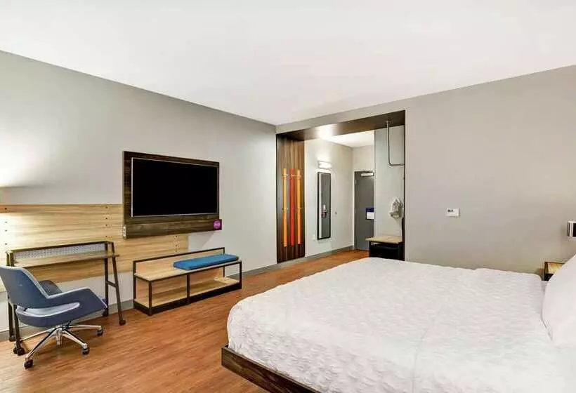 هتل Tru By Hilton Middletown