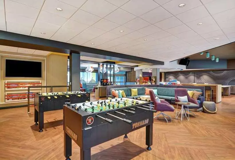 هتل Tru By Hilton Middletown