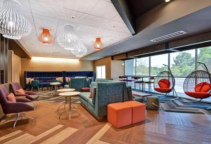 هتل Tru By Hilton Middletown