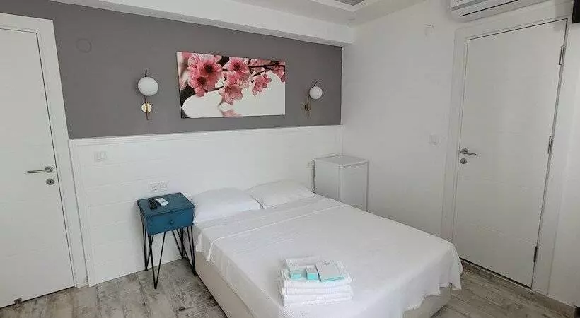 Tenes Otel