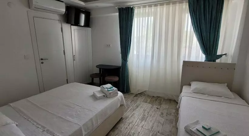 Tenes Otel