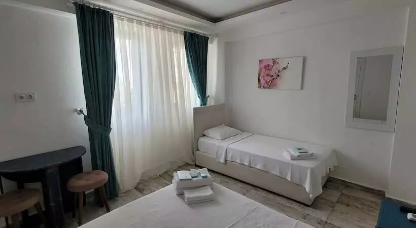 Tenes Otel