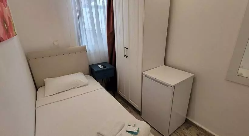 Tenes Otel