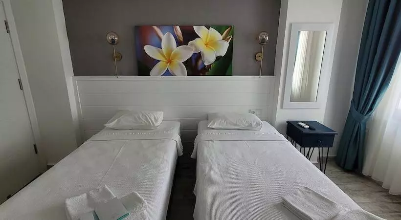 Tenes Otel