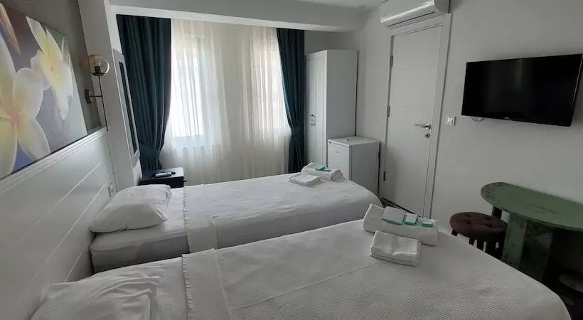 Tenes Otel