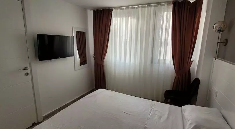 Tenes Otel