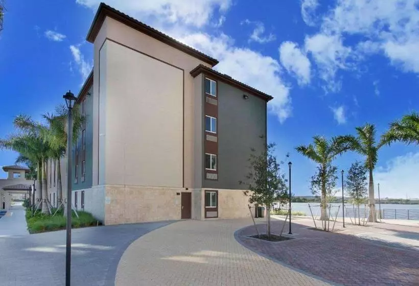 Woodspring Suites Miramar