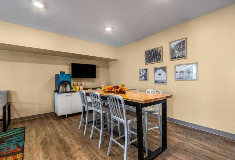 Woodspring Suites Miramar