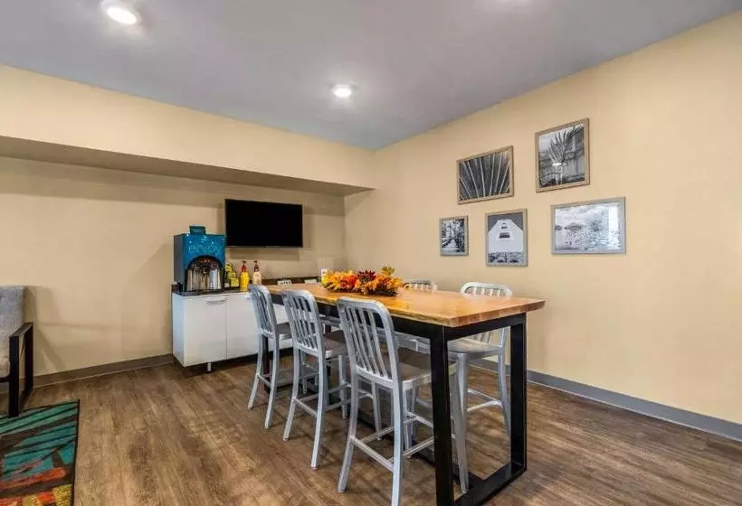 Woodspring Suites Miramar