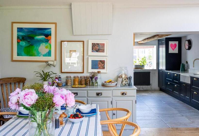 Barton Cottage Bed And Breakfast