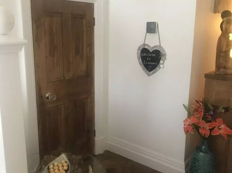 تختخواب و صبحانه Ellesmere