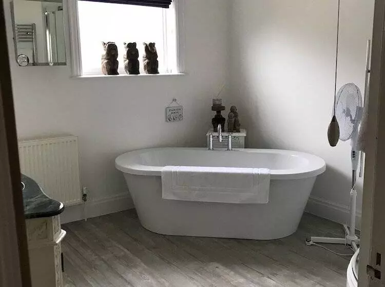 تختخواب و صبحانه Ellesmere