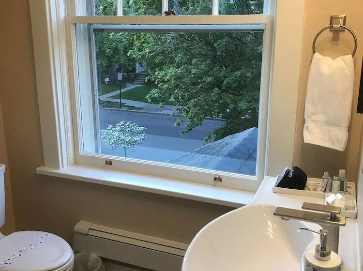 Aamiaismajoitus (B&B) Mooreland Garden Inn