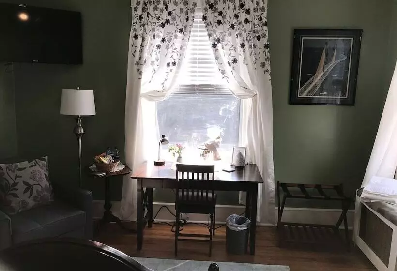 Aamiaismajoitus (B&B) Mooreland Garden Inn