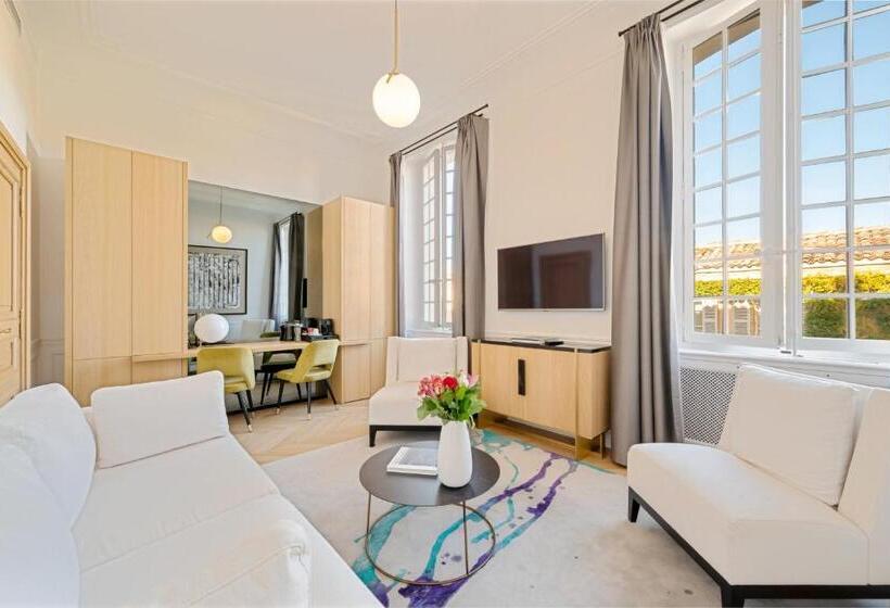 هتل Chateau De La Gaude