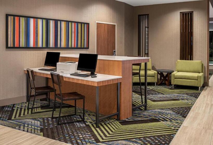 فندق Holiday Inn Express & Suites   Odessa I 20, An Ihg