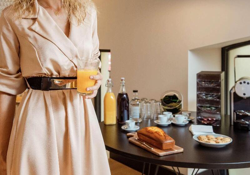 Отель Mercure Marseille Canebiere Vieuxport