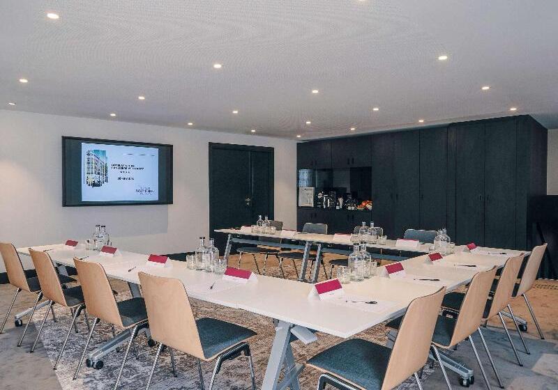 Отель Mercure Marseille Canebiere Vieuxport