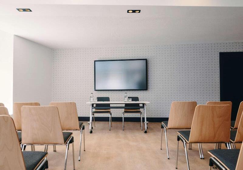 Отель Mercure Marseille Canebiere Vieuxport