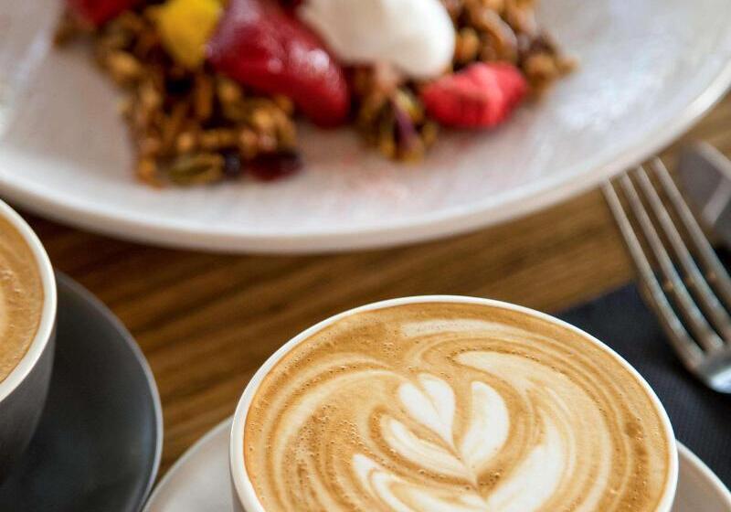 Отель Mercure Marseille Canebiere Vieuxport