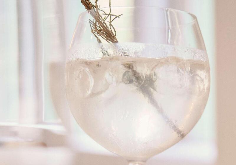 Отель Mercure Marseille Canebiere Vieuxport