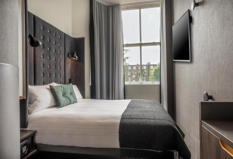 هتل Point A Kensington Olympia