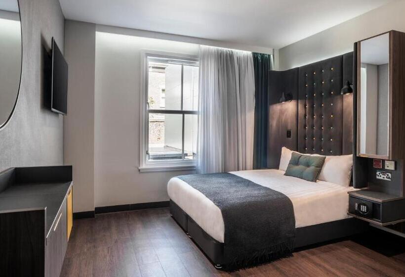 هتل Point A Kensington Olympia