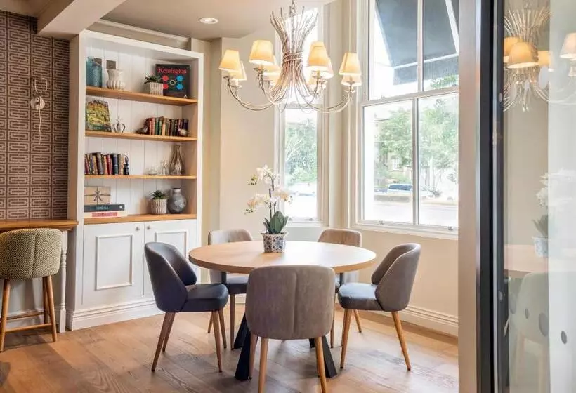 ホテル Point A Kensington Olympia