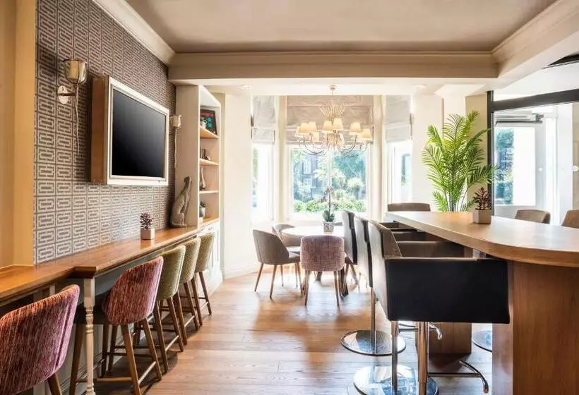 ホテル Point A Kensington Olympia