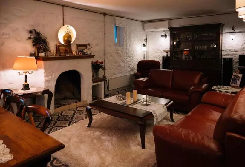 ホテル Od Urla Misafirhane