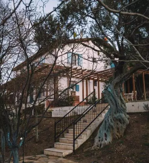 ホテル Od Urla Misafirhane