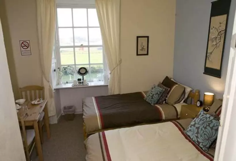 Balmashanner Bed And Breakfast