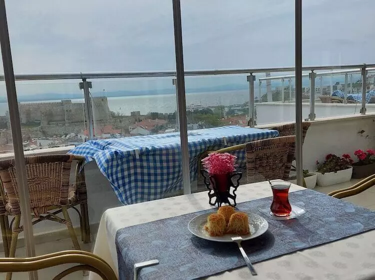 تختخواب و صبحانه Adali Guest House