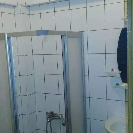تختخواب و صبحانه Adali Guest House