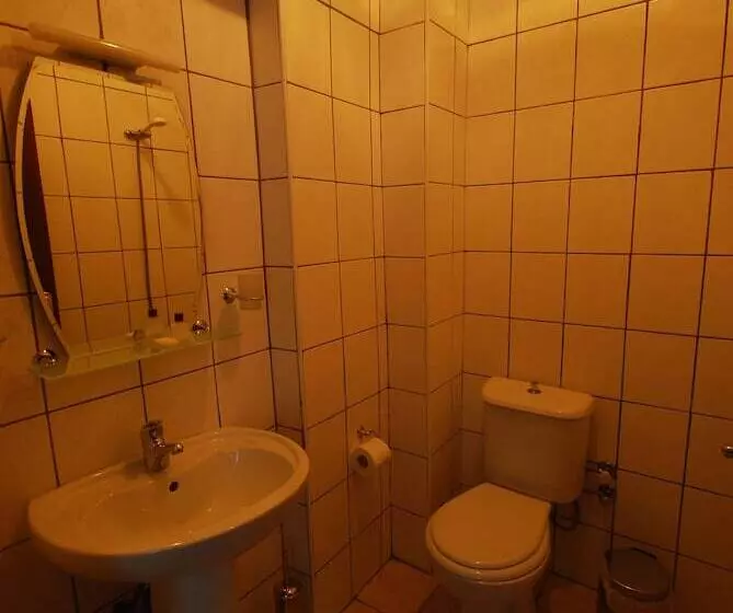 تختخواب و صبحانه Adali Guest House