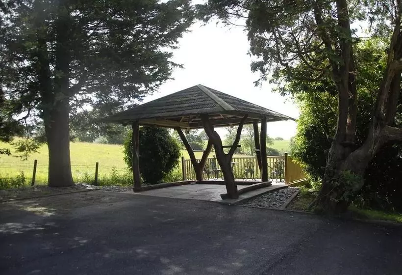 Aamiaismajoitus (B&B) Cleavers Lyng 16th Century Country House