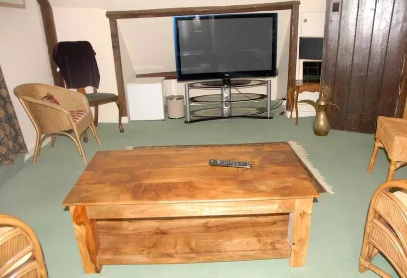 Aamiaismajoitus (B&B) Cleavers Lyng 16th Century Country House