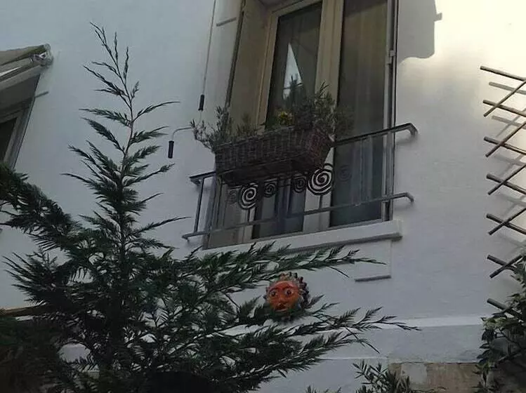 تختخواب و صبحانه La Maison Des Capucines
