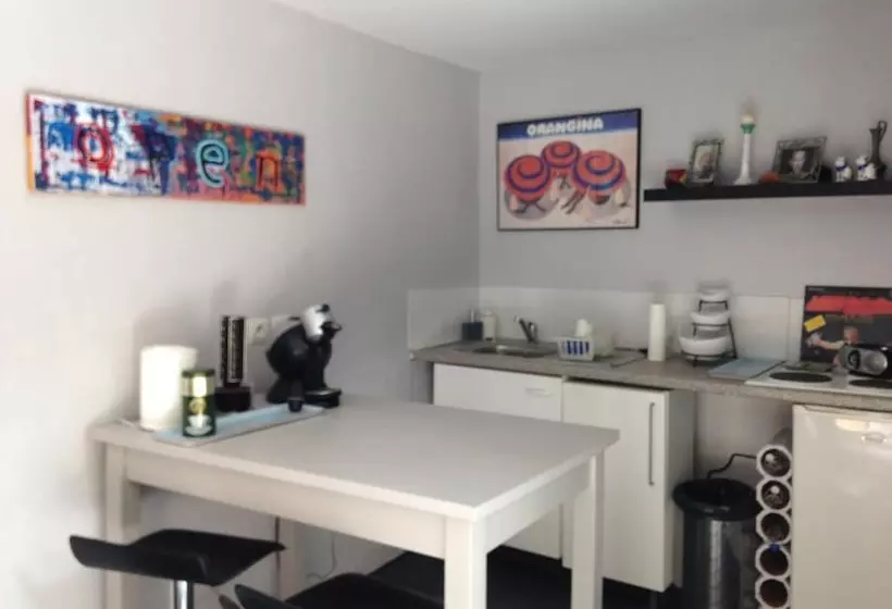 تختخواب و صبحانه La Maison Des Capucines