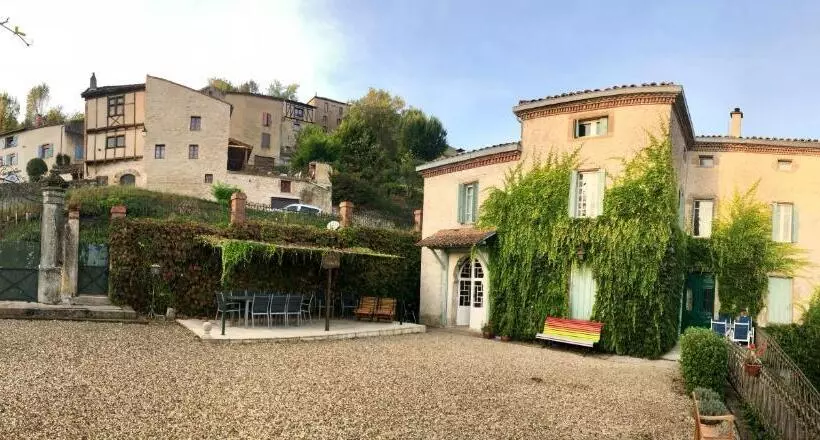 Aamiaismajoitus (B&B) Le Chevalier Noir