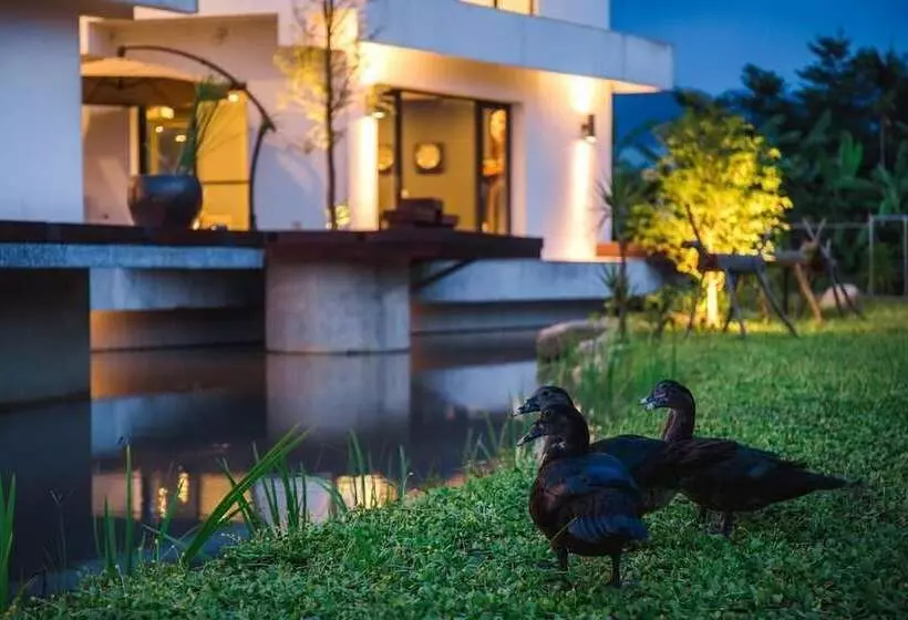 تختخواب و صبحانه Lei Garden Inn