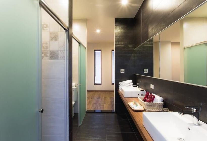 تختخواب و صبحانه Lei Garden Inn