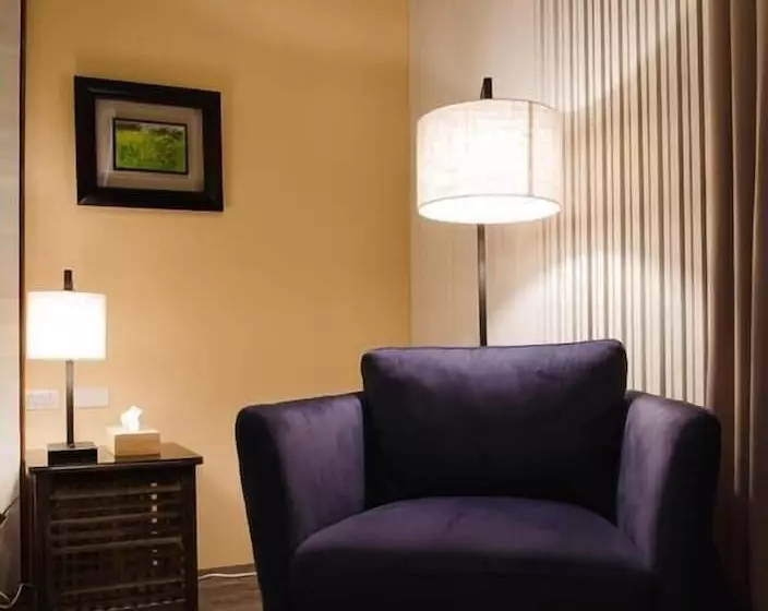 تختخواب و صبحانه Lei Garden Inn